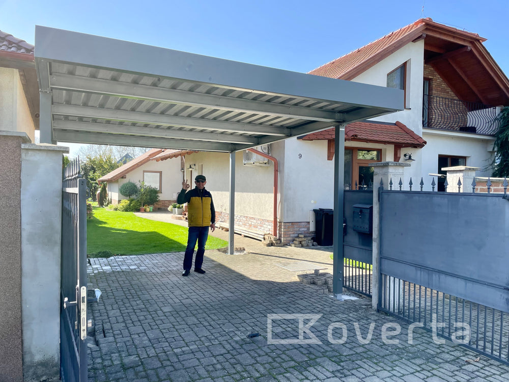 Prístrešok pre auto Koverta pre jedno auto pri oplotení