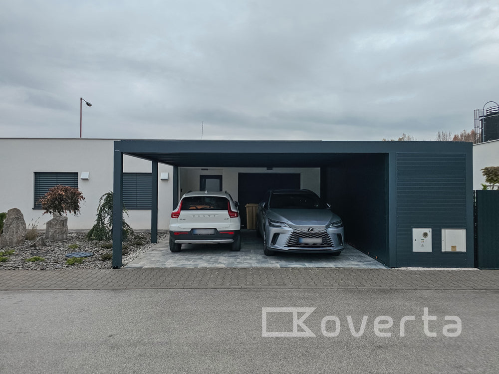 Hliníkový carport Soltec pri rodinnom dome
