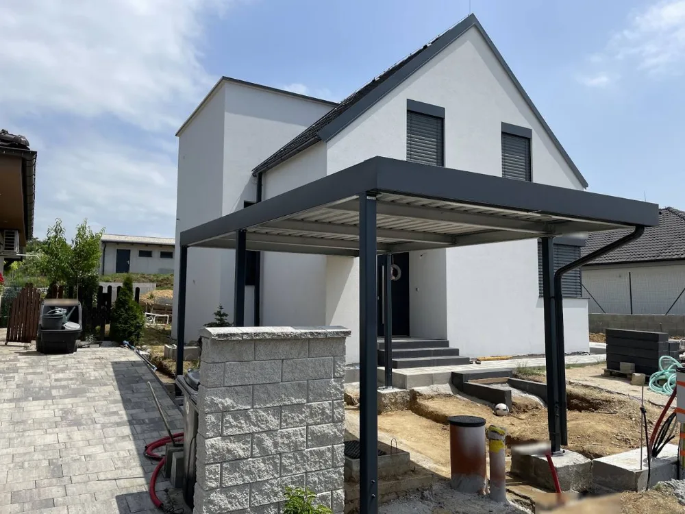 Realizácia Koverta – Malý Lapáš, Záhradný prístrešok nad terasou
