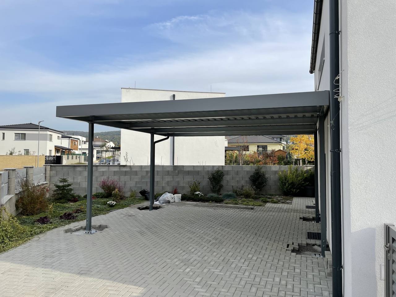 Realizácia Koverta – Bratislava – Záhorská Bystrica, Prístrešok 6 × 6 m