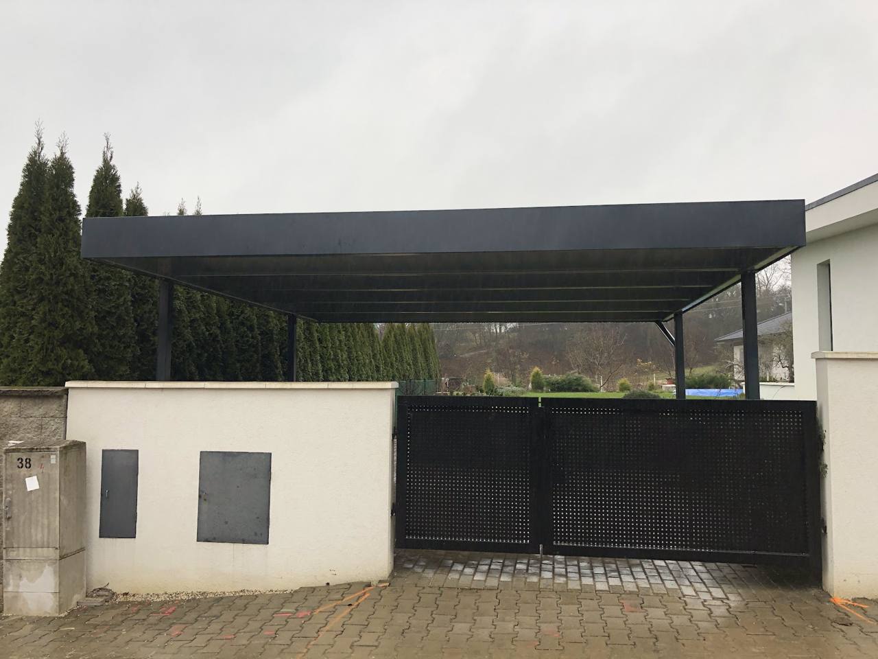 Realizácia Koverta – Melčice-Lieskové, Prístrešok 5,6 × 6 m