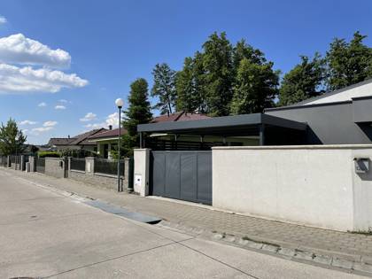 Realizácia Koverta — Pezinok — Prístrešok 6 × 7,4 m