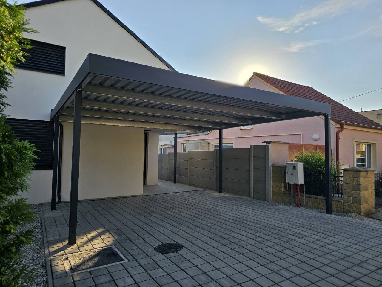 Realizácia Koverta – Trnava, Prístrešok 5,8 × 5,6 m v tvare L